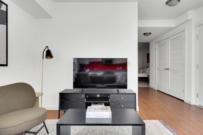 Photo - 330 3rd Ave W Unidad GO FL4-ID3730A