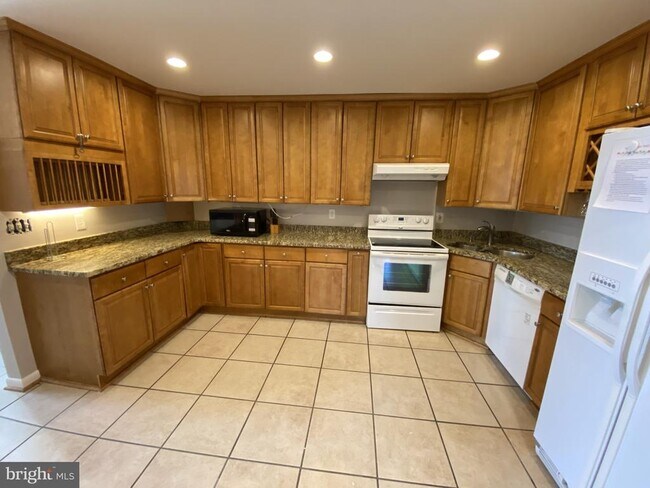 Photo - 1712 12th St S
