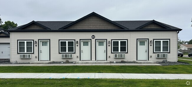 Building Photo - 402 4th St E Unit 402 4th Street E Rental