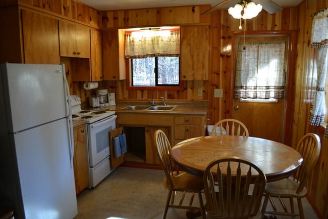 Photo - 237 E White Mountain Blvd