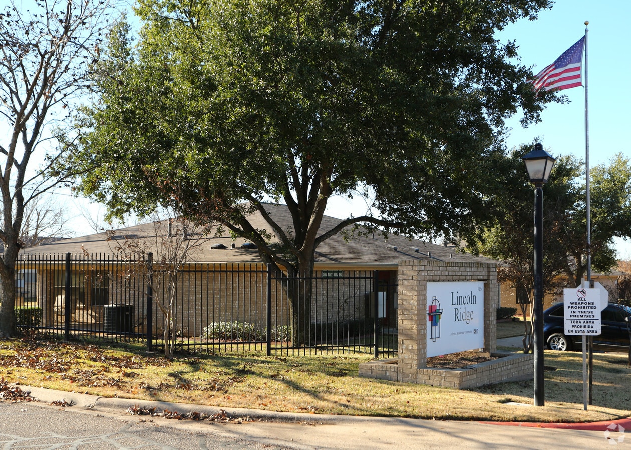 Photo - Lincoln Ridge