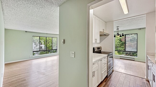 Photo - Exceptionally Renovated Corner Apartment at Watergate! Unit 325