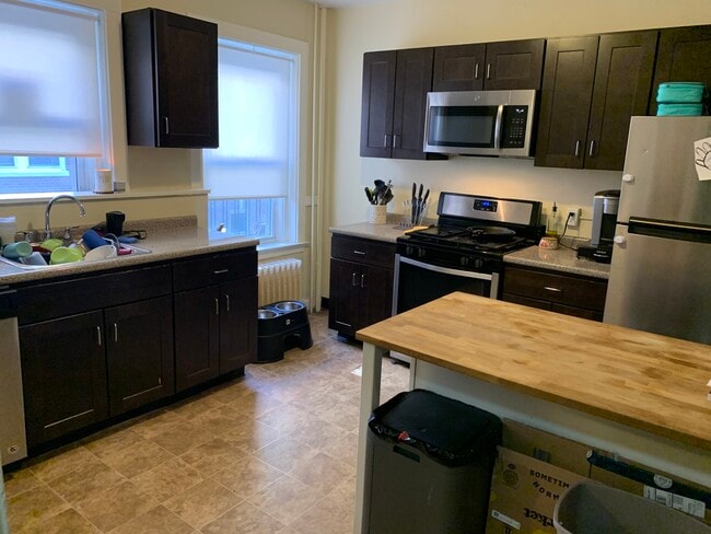 Building Photo - 216C South St Unit 3