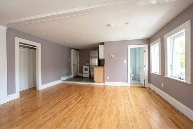 Building Photo - 52 Carleton St Unit 2