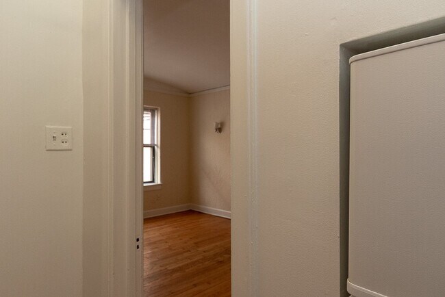 Photo - 562 W Arlington Pl Unit 011