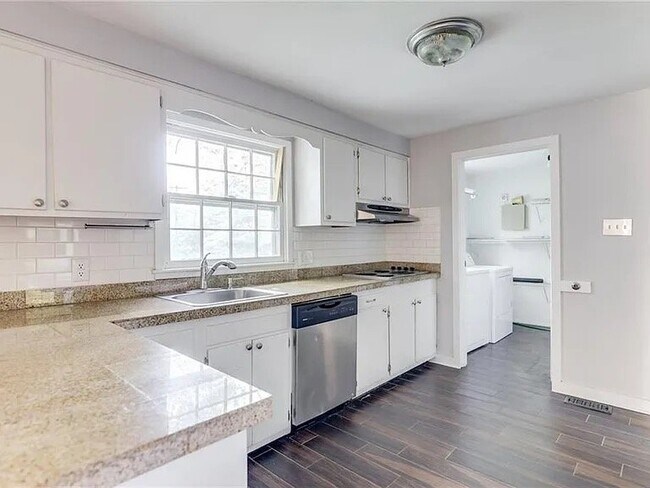 Photo - 1283 Bluffton Cir