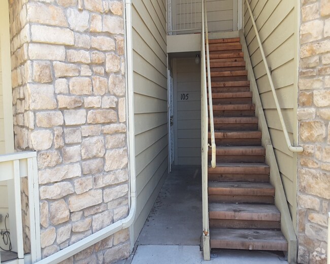 Building Photo - Charming 2BR/2BA Condo Near Lowry - AVAIL ... Unit 9-105