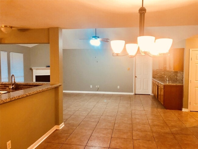 Building Photo - 2510 Carriage Ln Rental