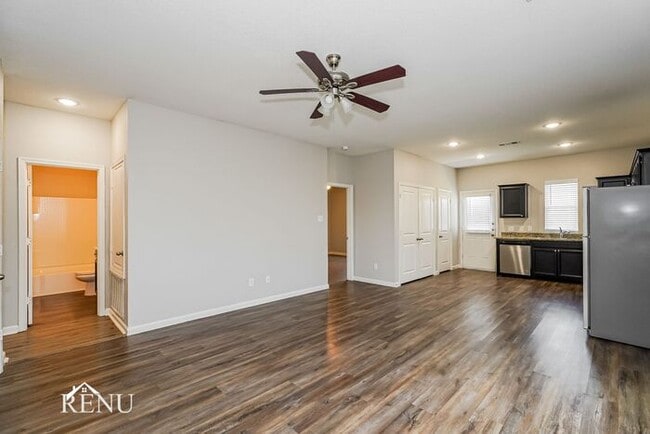 Photo - 6202 Old Bridge Way