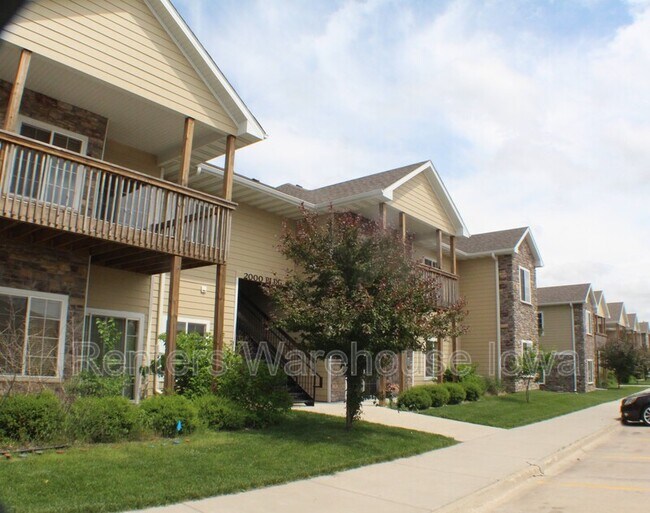 Photo - 2000 Meadow Ct Unidad 411