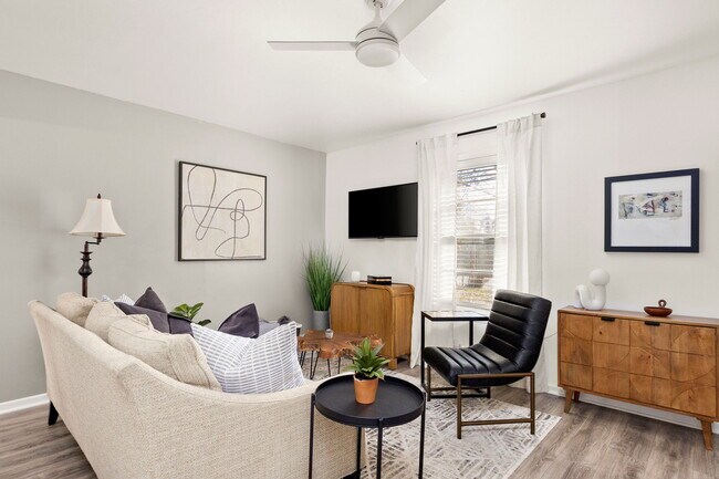 Photo - 3312 Bengston St