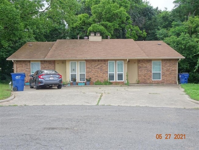 Building Photo - 905 Aspen Ct