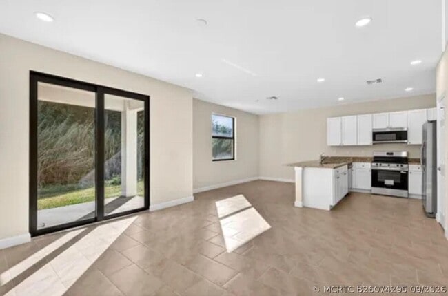 103 SW Seminole Crossing Ct