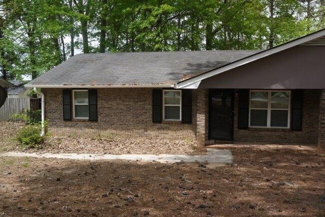 Building Photo - Renovated 3 Bedroom Unit For Rent, $1,325.00 Per Month! Contact Us To View This Amazing Unit!!!