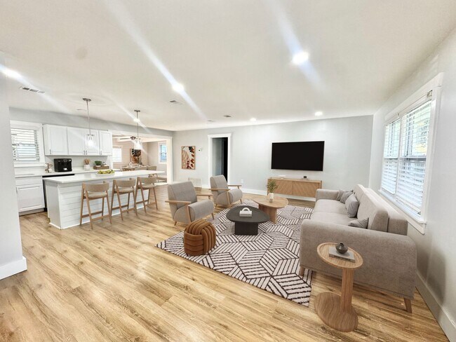 Photo - Beautiful white brick ranch styled home off White Bluff in Savannah, Ga!