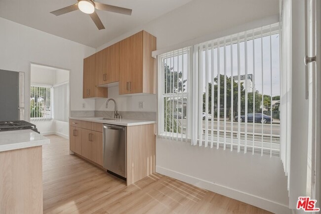 Photo - 2317 Ocean Park Blvd Unit A