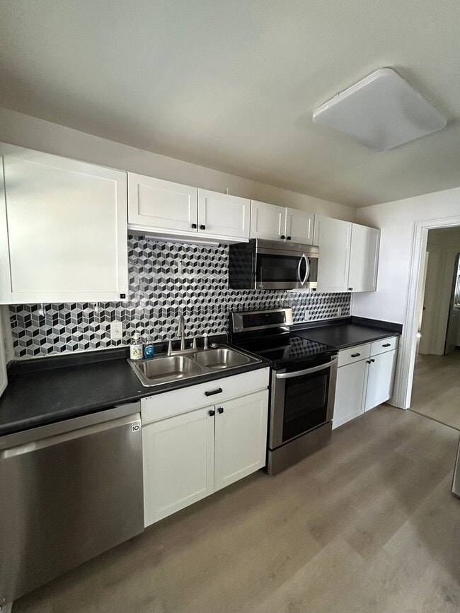 Photo - Beautifully Remodeled 4/2