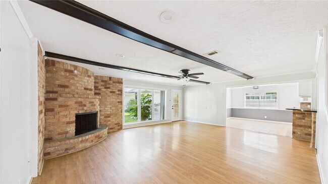 Photo - 1107 Verret Ln