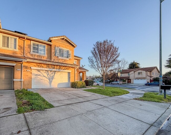 Photo - Fantastic. Three bedroom in Gilroy. Corner Lot