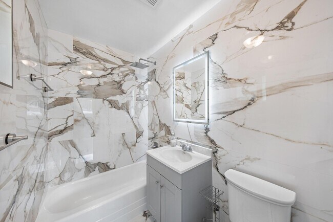 Photo - 2611 NE 16th St