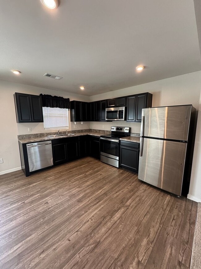 Photo - 3 bedroom 2.5 bath townhome near East Nash...