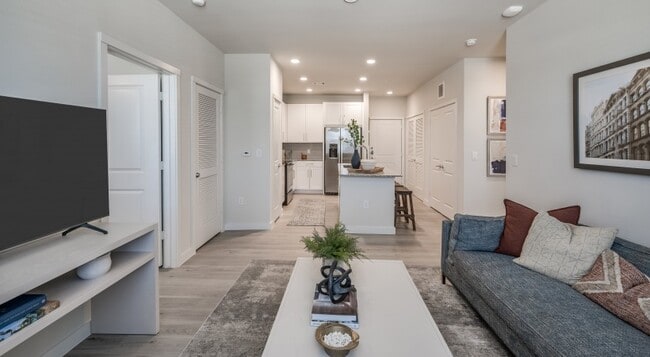 Photo - Biggest Offer Yet – 10 Weeks Free + $1000 ... Unit PHY1