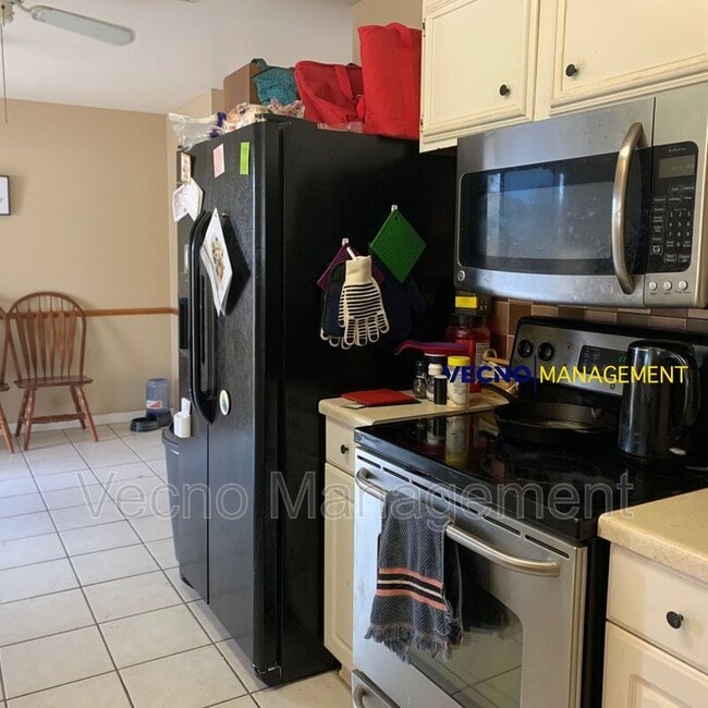 Photo - 701 Aviation Ave