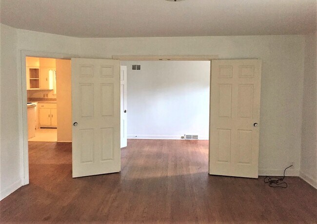 Photo - 354 Ferson Ave