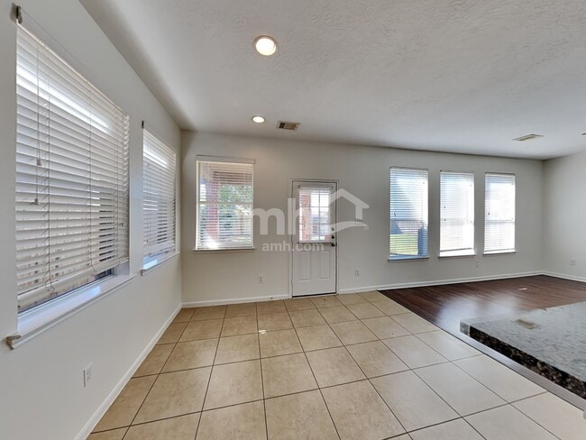 Photo - 2303 Cantabria Ln