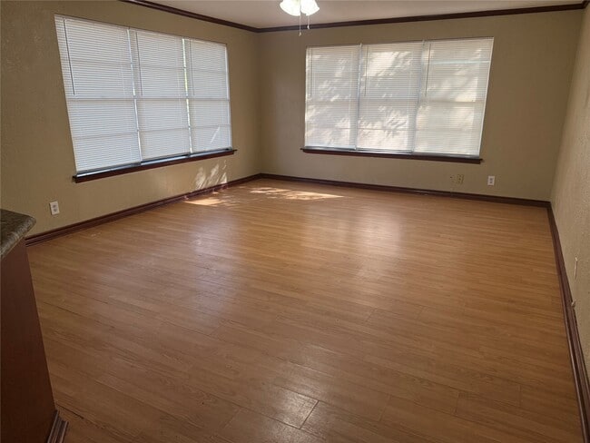 Photo - 4614 44th St