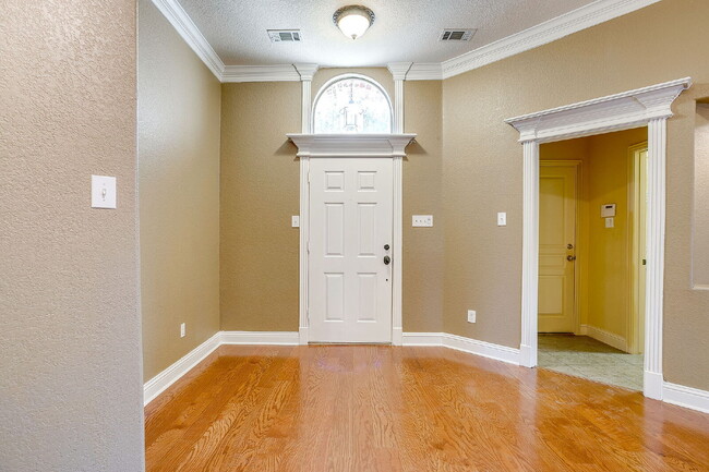 Photo - Well Maintained Home in SW Fort Worth!