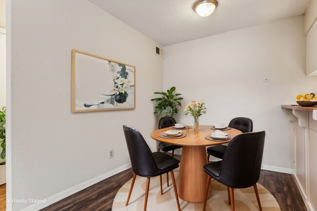Royal Ridge Apartments