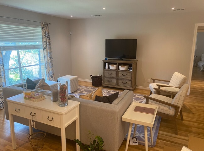 Photo - 6060 Averill Way Unidad C Rental