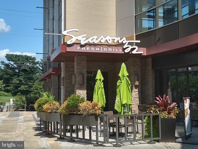 Photo - 5700 Chapman Mill Dr Unit 2215