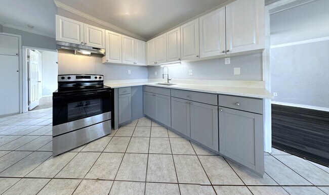 Photo - 7111 Onyx Dr N