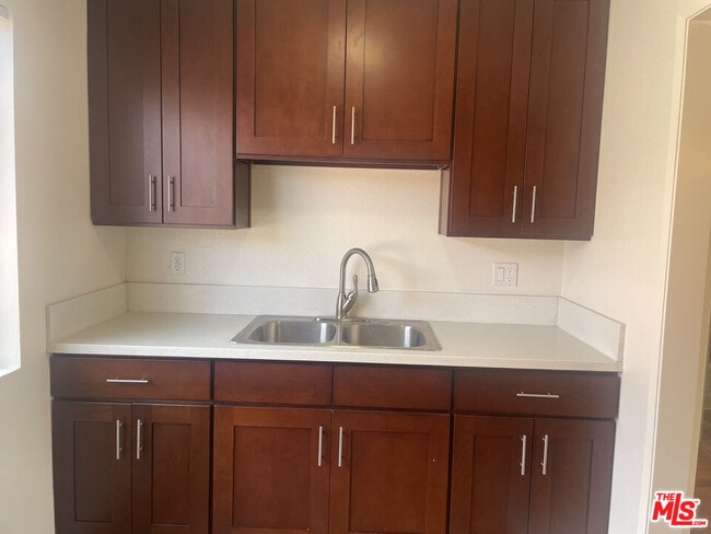 Photo - 1249 N Virgil Ave