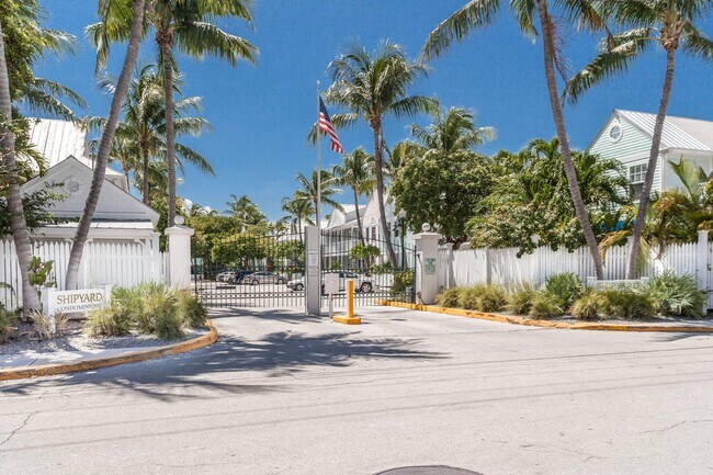 Photo - 204-5 Southard St