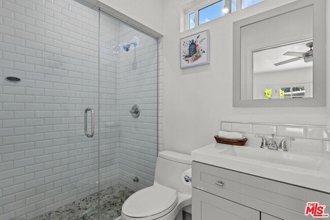 Photo - 4814 Lemona Ave