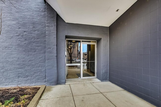 Photo - 626 W Randolph St Unit 302