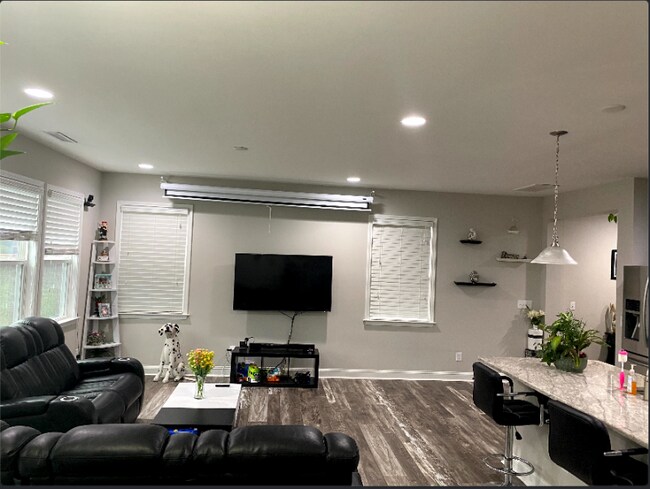 Photo - 520 Buhrstone Dr