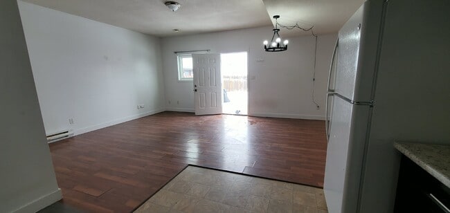 Building Photo - 2120 Redwood St