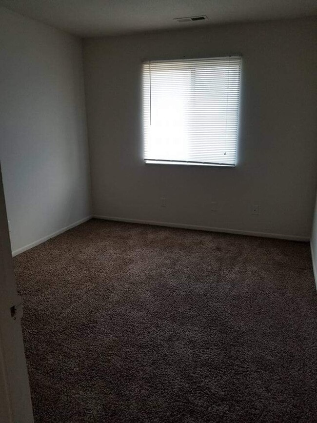 Lincoln Square Apartments