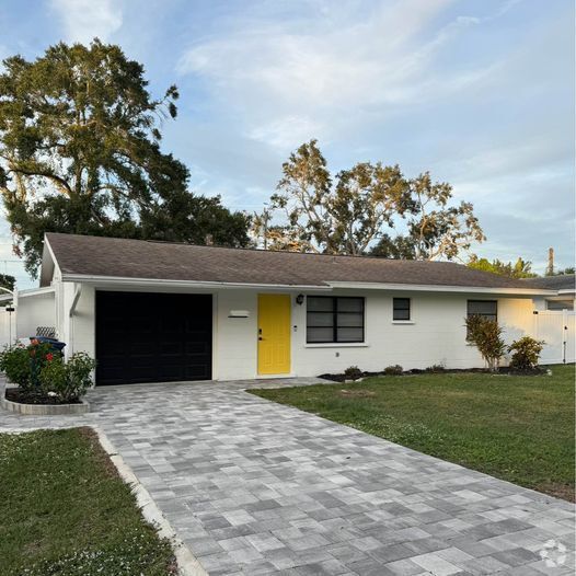 Building Photo - 2869 Yorktown St Rental
