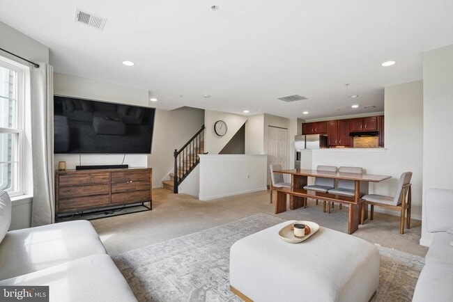 Photo - 2028 Berkeley Dr