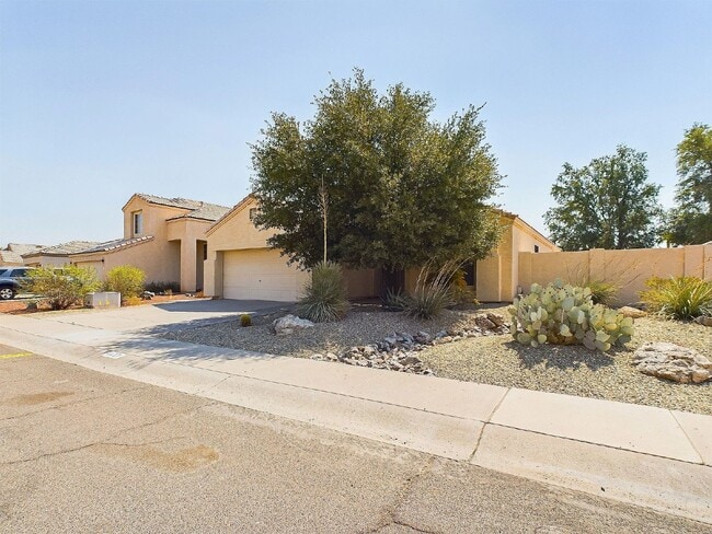 Photo - Garden Lakes retreat complete with private pool