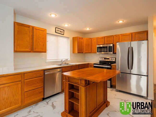 Photo - West Hills Gem – Space, Style & Prime Location!