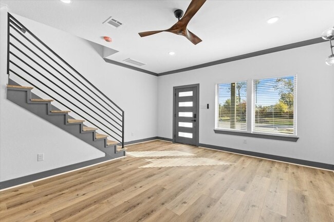 Photo - 7949 Attwater St