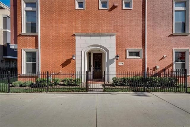 Building Photo - 1310 Branchwood Pl