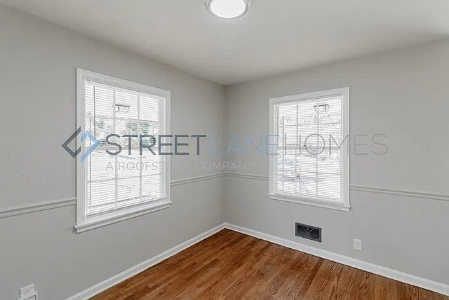 Photo - 831 Martinwood Rd