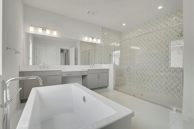 Photo - 9341 Crestview Cir